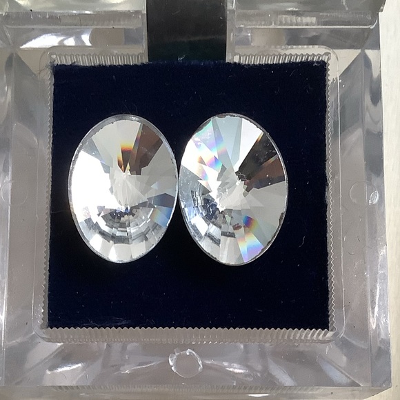 Crystal Plus Jewelry - New vintage Austrian Crystal earrings